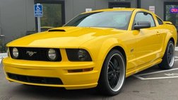 2005 Ford Mustang GT Deluxe