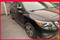 2017 Nissan Pathfinder SL
