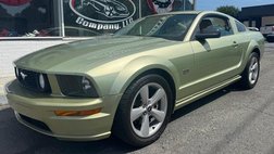 2005 Ford Mustang GT Deluxe