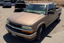2002 Chevrolet S-10 Base