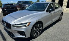 2022 Volvo S60 B5 Momentum