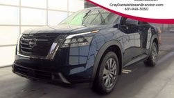 2025 Nissan Pathfinder SV