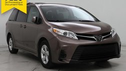 2018 Toyota Sienna LE