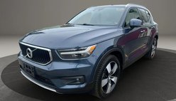 2022 Volvo XC40 T5 Momentum