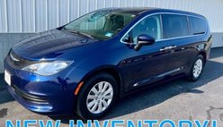 2020 Chrysler Voyager L