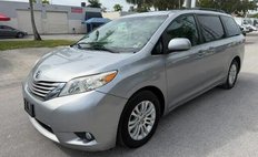 2015 Toyota Sienna XLE 7-Passenger Auto Access Se
