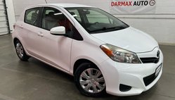 2012 Toyota Yaris LE 5-Door AT