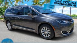 2017 Chrysler Pacifica Touring L FWD