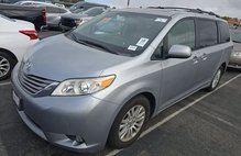 2016 Toyota Sienna XLE