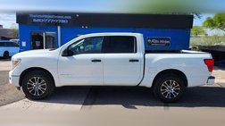 2023 Nissan Titan SV