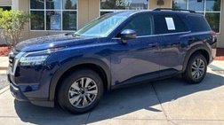 2022 Nissan Pathfinder SV
