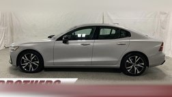 2023 Volvo S60 B5 Core Dark Theme