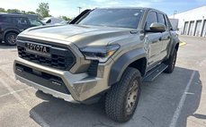 2024 Toyota Tacoma Trailhunter HV