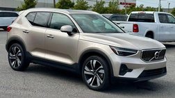 2024 Volvo XC40 B5 Plus Bright Theme