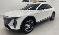 2024 Cadillac LYRIQ Luxury 2