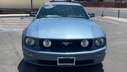 2005 Ford Mustang GT Deluxe