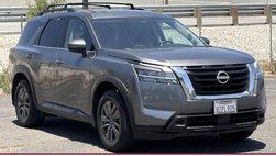 2022 Nissan Pathfinder SV