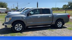 2017 Nissan Titan SV