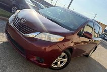 2015 Toyota Sienna LE 8-Passenger